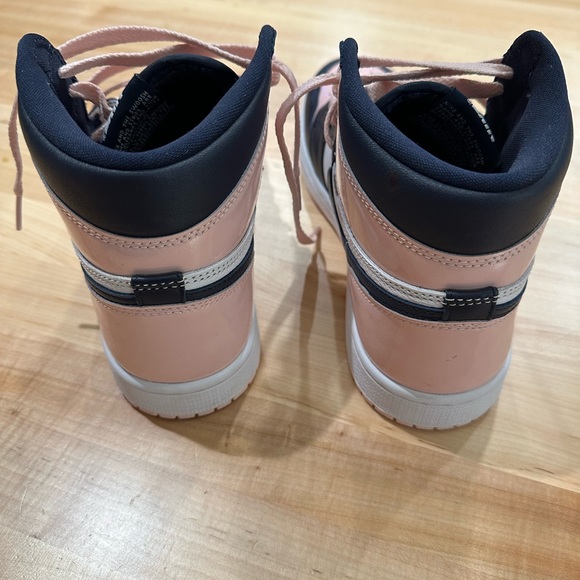 NIKE AIR JORDAN 1 RETRO HIGH - Picture 8 of 11